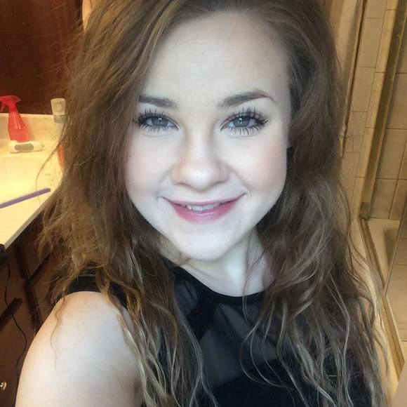 Meet your Posher, Katelyn - Picture 1 of 1